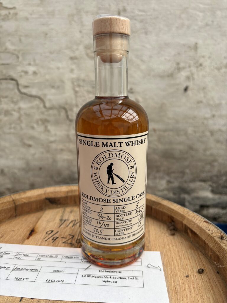 Whisky Cask 2 - 5 år - 58,5% - 0,5l (Bourbonfad:1st fill Makers Mark , 2nd fill Laphroaigh)
